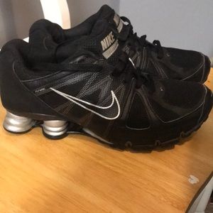 EUC Nike SHOX athletic shoes size 10
